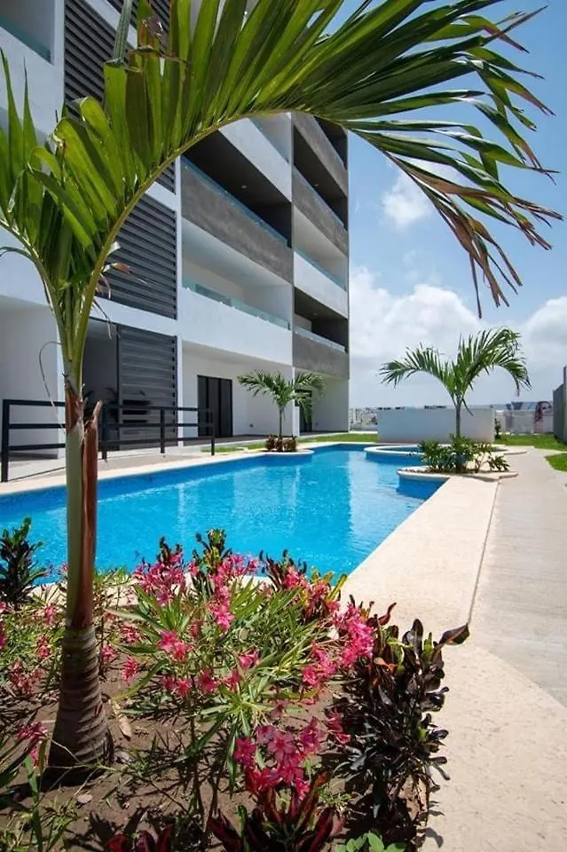 Marina Cerritos Azul 103